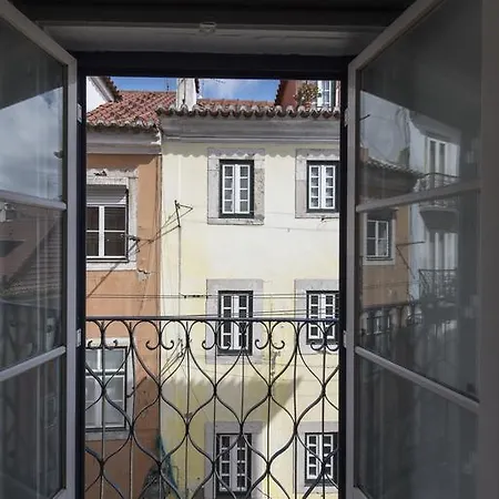 Daire Cozy In Bairro Alto I Lisboa